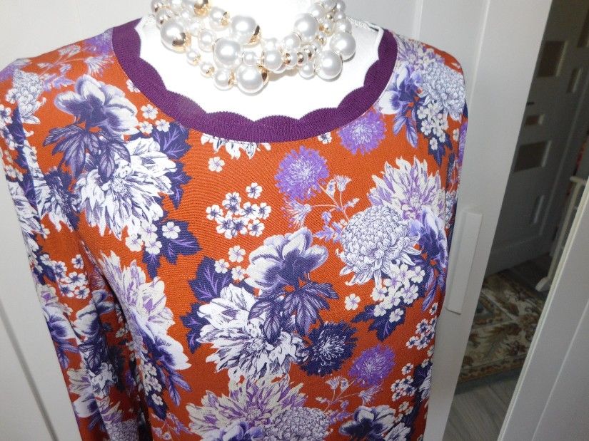 Bluza noua , etichete atasate, made in Portugal, masura S - M