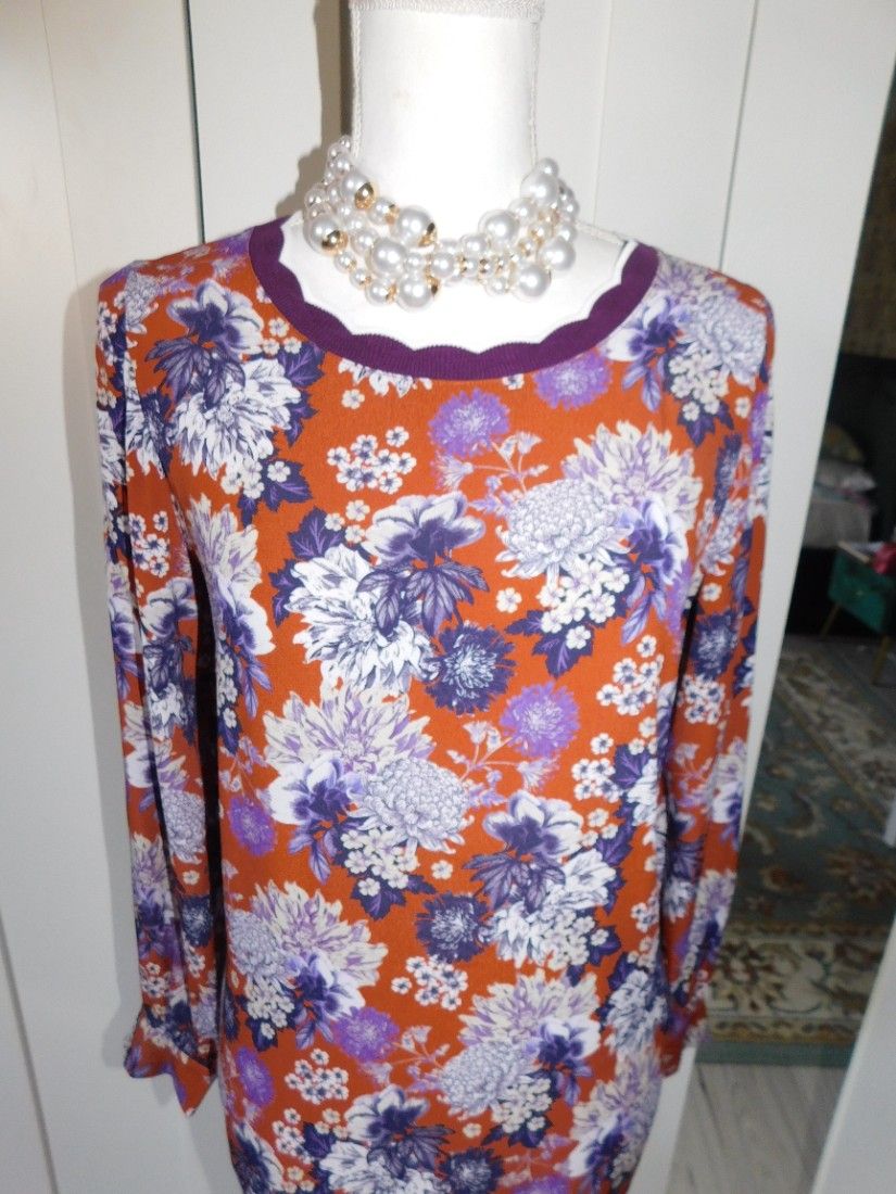 Bluza noua , etichete atasate, made in Portugal, masura S - M