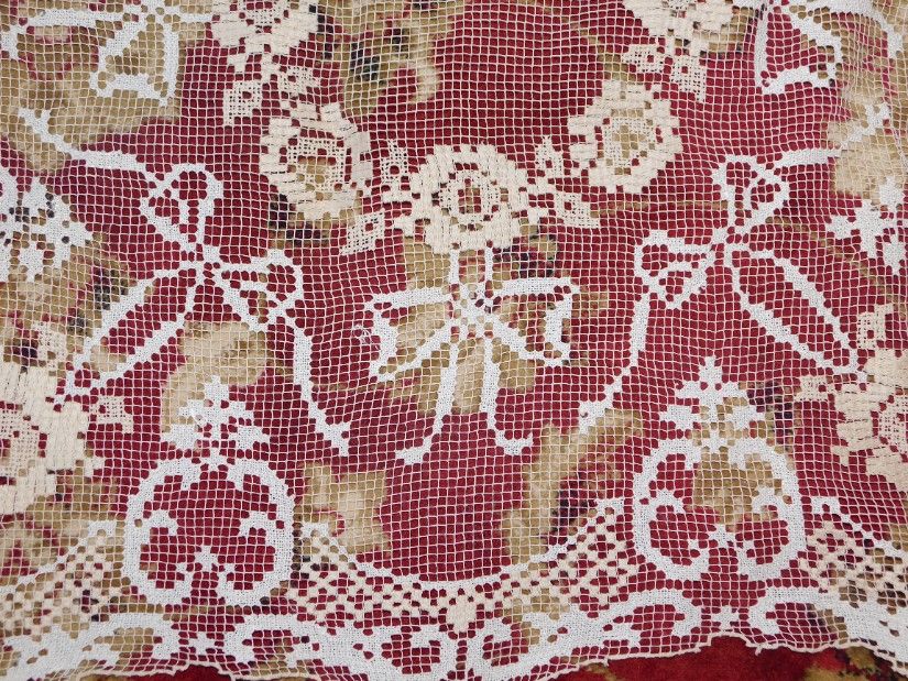 Fata de masa vintage, interbelica, originala, lucrata cu acul, fire bumbac fin