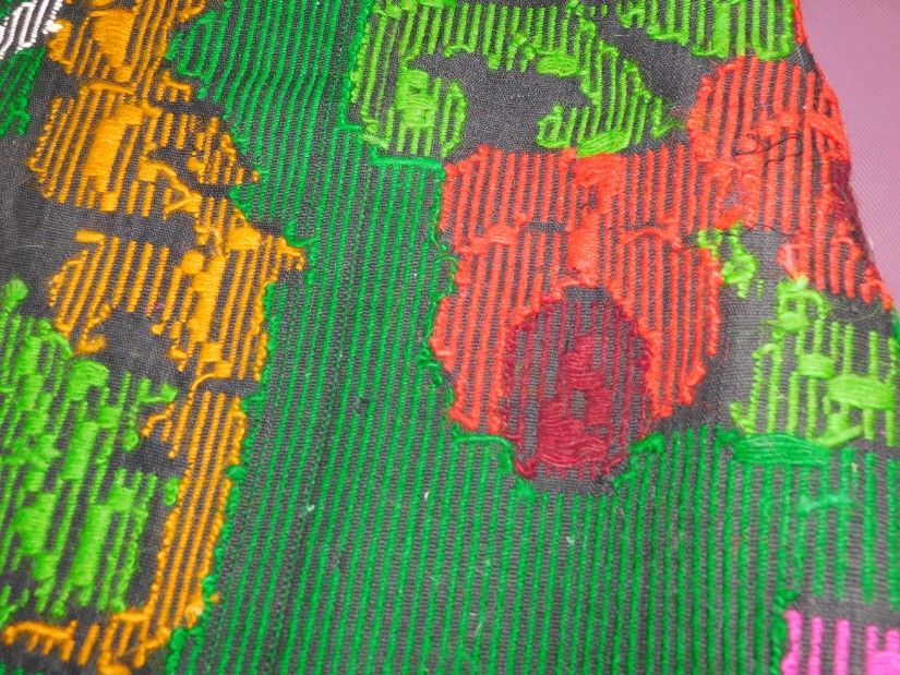 Covor Transilvania, tesut in razboi de catre bunica mea, anii 50, lina multicolora , spectaculos, autentic vintage, neutilizat, pastrat in lada.