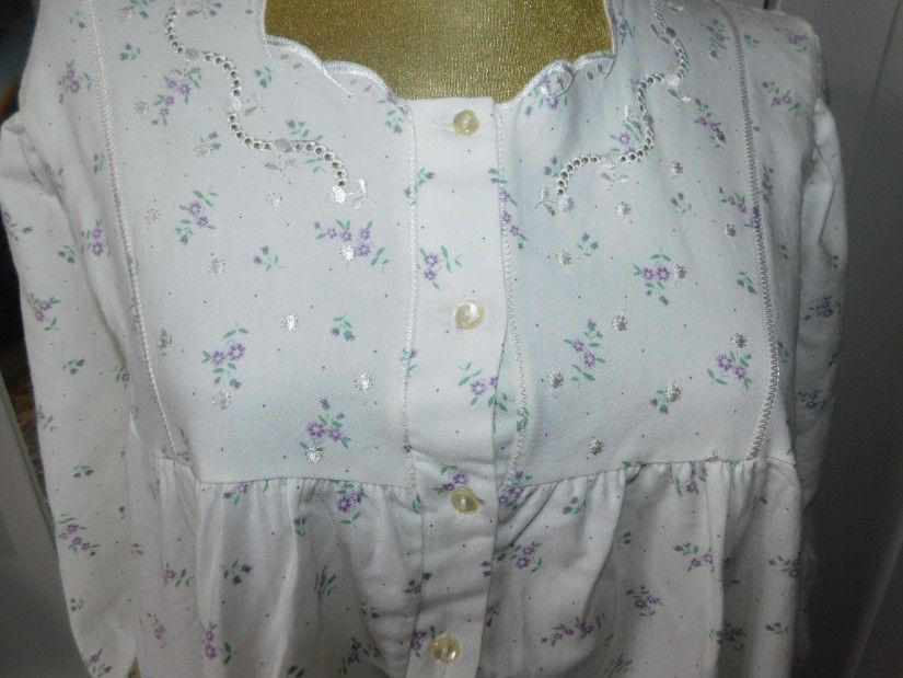 Camasa noapte Italia, bumbac , broderie, masura  48, etichete atasate