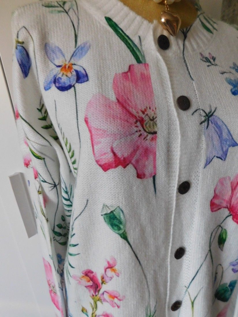 Cardigan nou, deosebit, elegant, versatil, calduros, masura 52-54