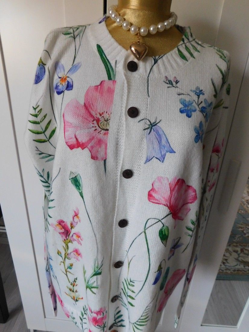 Cardigan nou, deosebit, elegant, versatil, calduros, masura 52-54