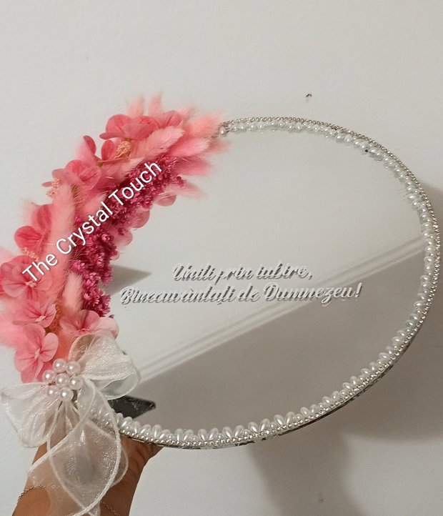 Suport personalizat pentru verighete tip oglindă decor floral roz