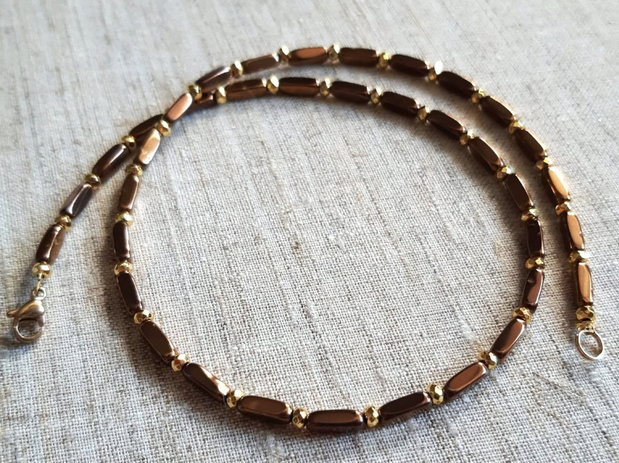 Colier choker în tonuri de bronz și auriu