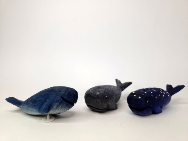 Familia de balene, Figurine lemn, sculptate manual
