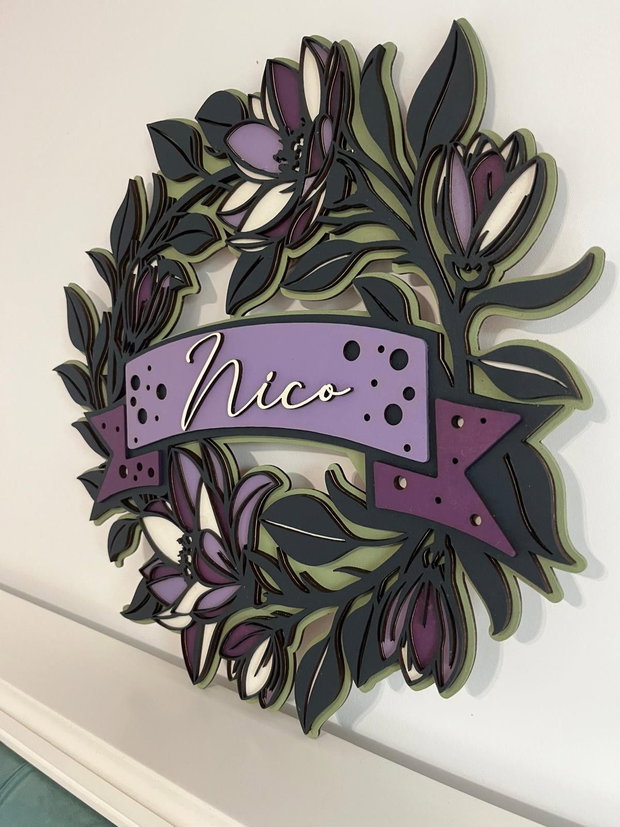 Decoratiune Perete Personalizata cu Nume, Tablou Feminin Floral 3D din Lemn/MDF Pictat Manual