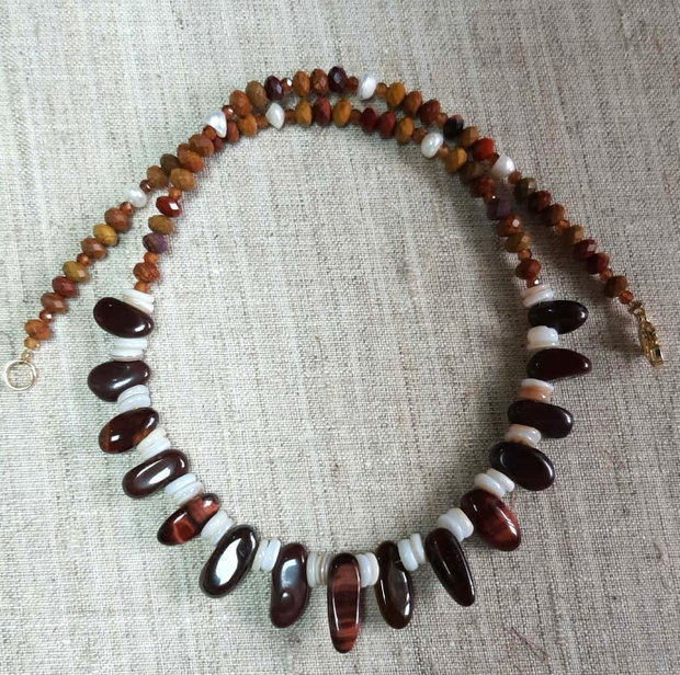 Culorile toamnei - colier cu Ochi de taur, mookaite si sidef