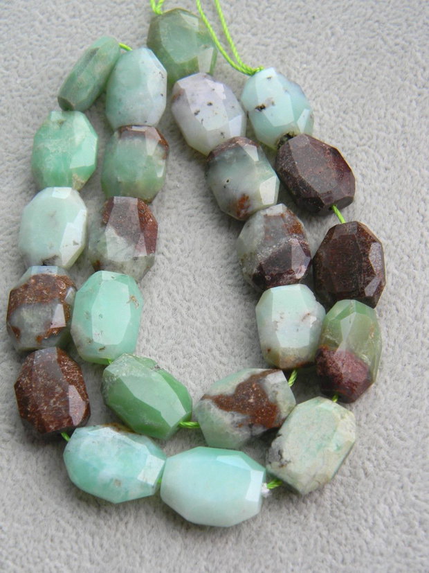 Chrysoprase fatetat 17x13x6 mm (AI 1)