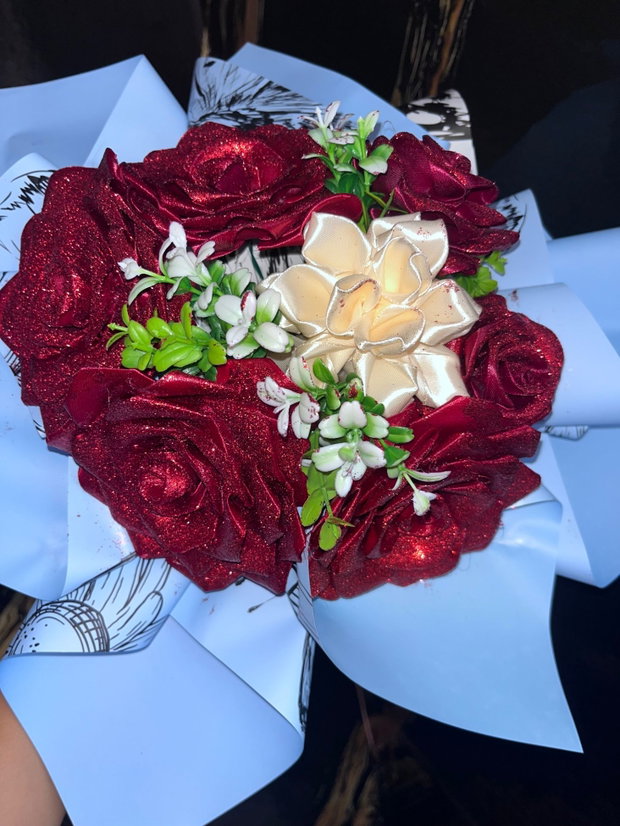 Buchet mic cu sclipici