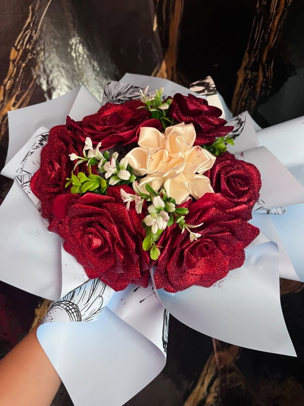 Buchet mic cu sclipici