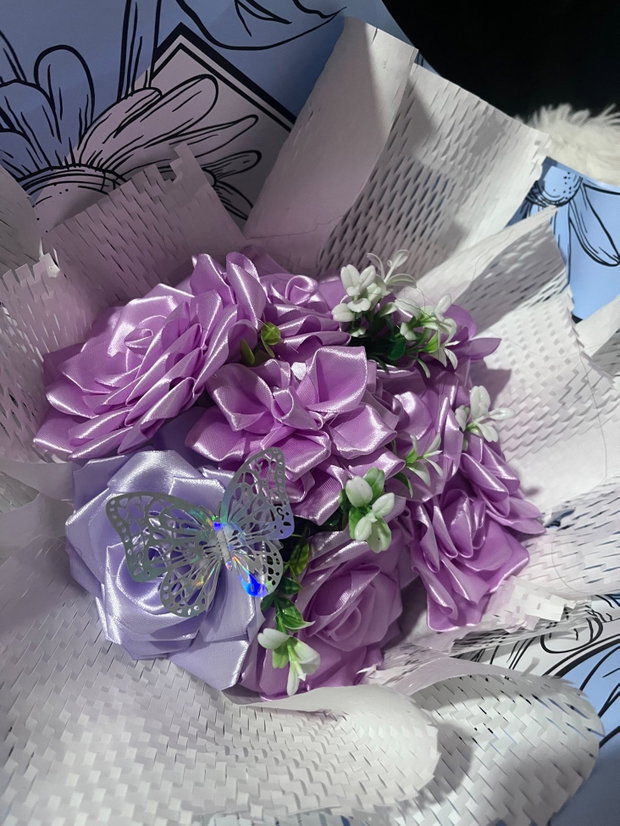 Buchet mic mov