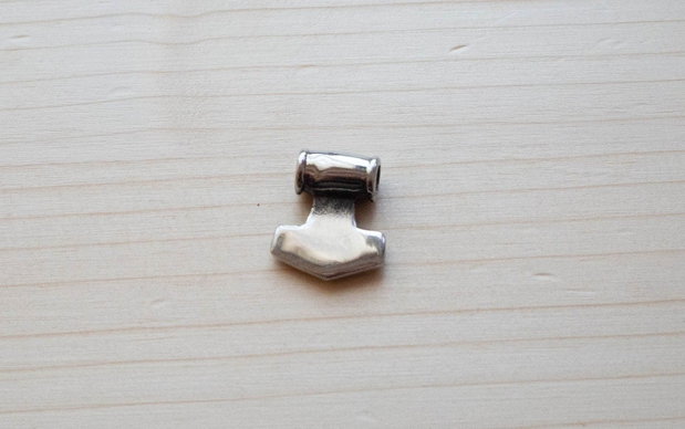 Pandantiv metalic Ciocanul lui Thor, Mjölnir