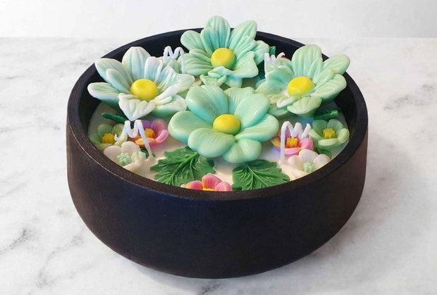 Bol decorativ cu flori din ceară de soia lumânare handmade