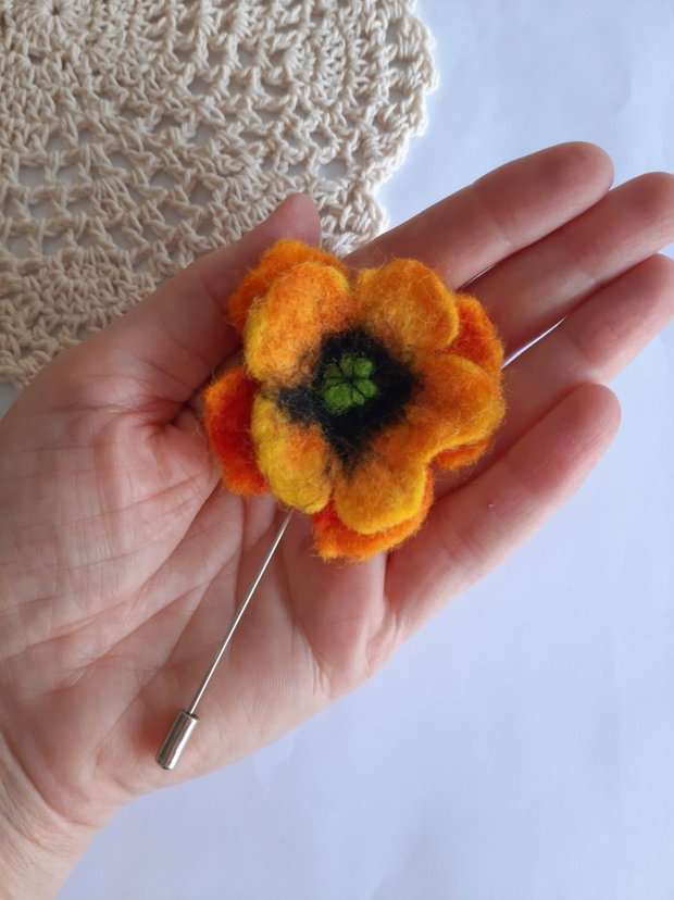 Brosa tip ac "FLOARE DE MAC " impaslita