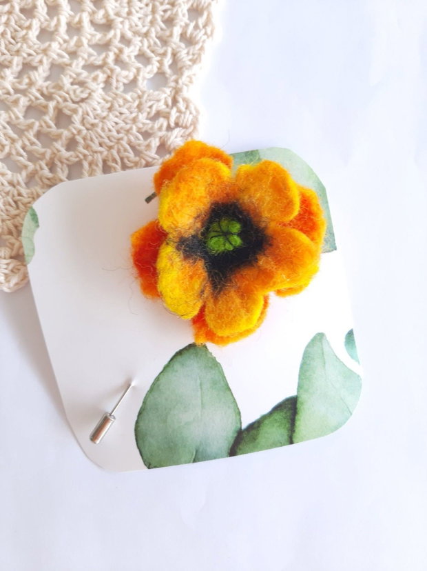 Brosa tip ac "FLOARE DE MAC " impaslita