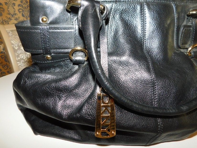 DONNA KARAN NEW YORK, geanta noua, piele naturala extra, deosebita