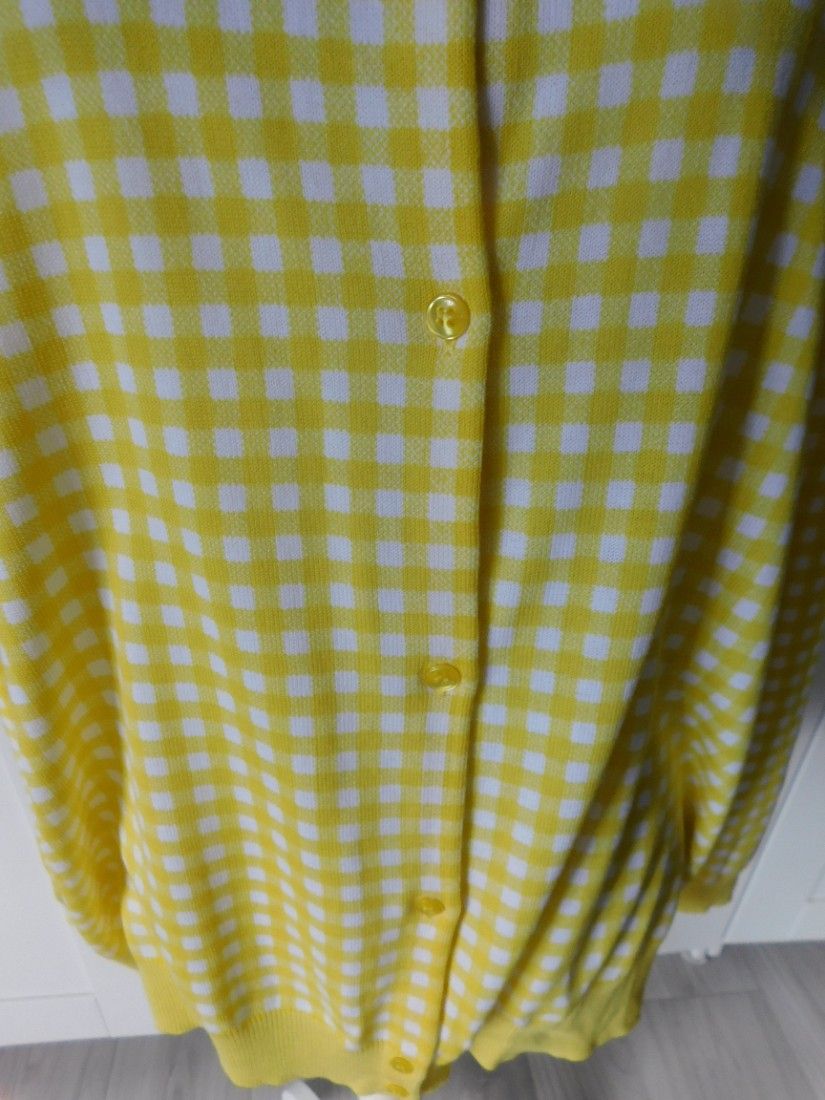 BASLER, GERMANIA, cardigan nou etichete atasate,lux ,masura 48 - 50