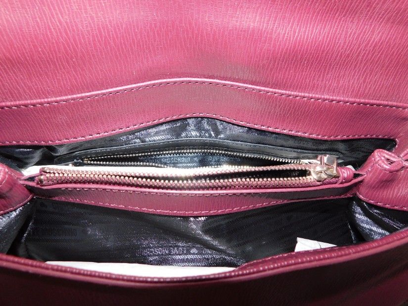 MOSCHINO, poseta noua, etichete atasate, saculet, esarfa matase naturala si ceas dama noi, cadou