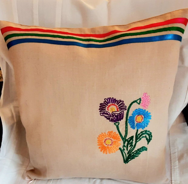 Față de pernă cu broderie