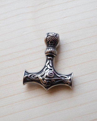 Pandantiv Ciocanul lui Thor, Mjölnir