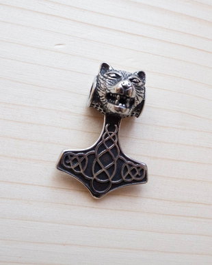 Pandantiv Mjölnir  Ciocanul lui Thor cu cap de lup