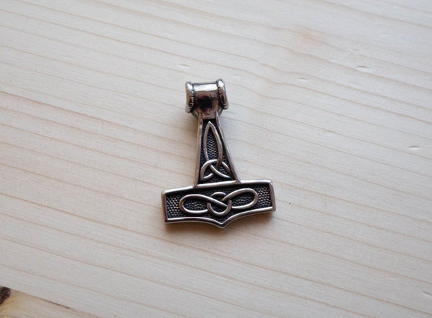 Pandantiv Ciocanul lui Thor, Mjölnir