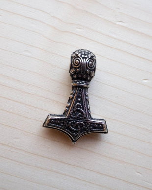 Pandantiv Ciocanul lui Thor, Mjölnir
