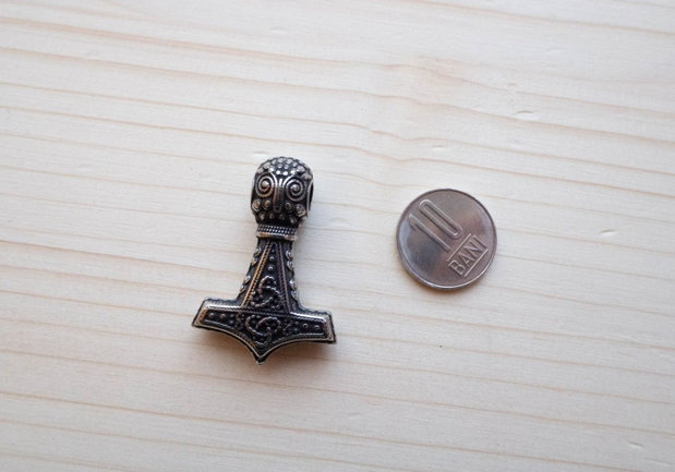 Pandantiv Ciocanul lui Thor, Mjölnir