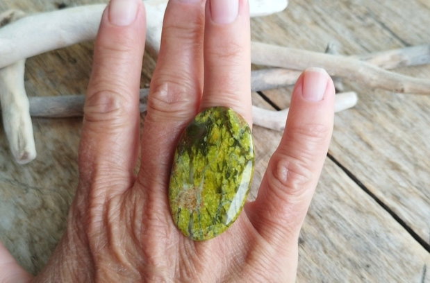 Inel reglabil opal verde REZERVAT