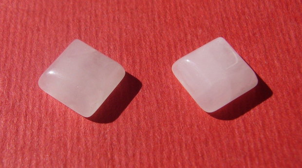 (2 bucati) Cuart roz cabochon patrat 8x8x4 mm