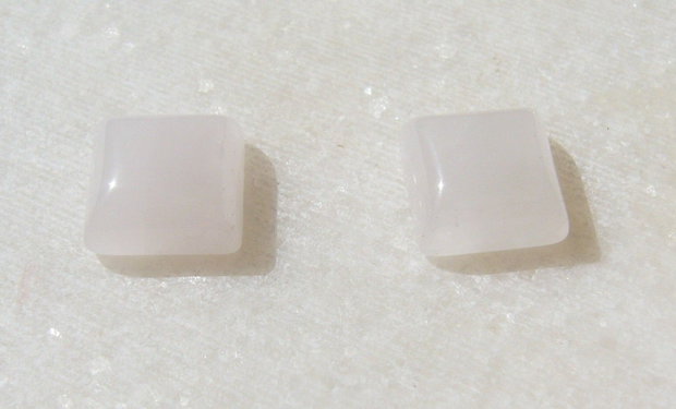 (2 bucati) Cuart roz cabochon patrat 8x8x4 mm