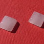 (2 bucati) Cuart roz cabochon patrat 8x8x4 mm