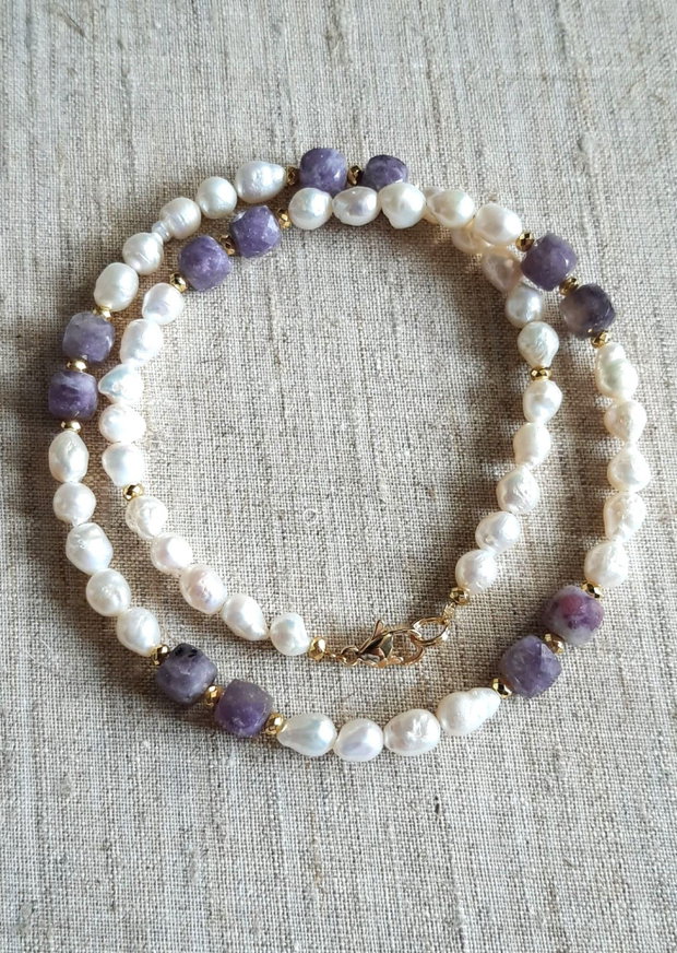 Colier handmade perle de cultura si turmalină mov