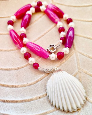Colier agate ciclam, perle albe de cultura & scoica alba