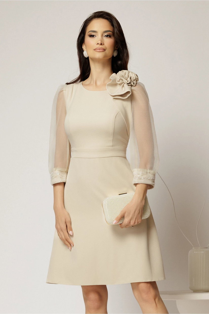 Rochie DY Fashion bej cu maneci din organza si detaliu floral