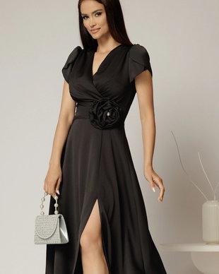 Rochie midi neagra de ocazie cu decolteu petrecut si maneci tip lalea