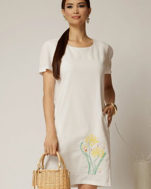 Rochie alba din in cu flori brodate si croi drept