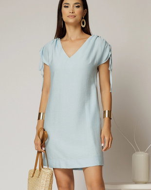 Rochie scurta bleu cu croi drept din rayon cu decolteu in V si snur la maneci