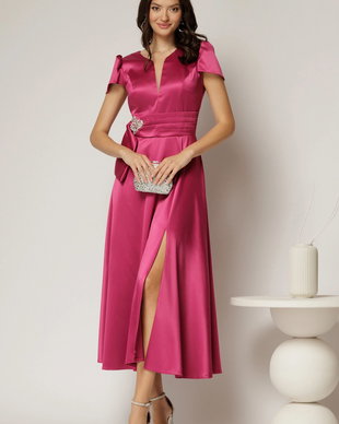 Rochie midi fucsia din satin cu aplicatie in talie si decolteu adanc