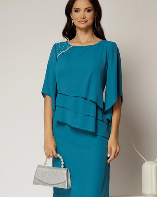Rochie midi turcoaz de ocazie cu croi drept si perle la decolteu