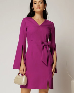 Rochie scurta magenta cu funda ampla in talie si maneci sparte