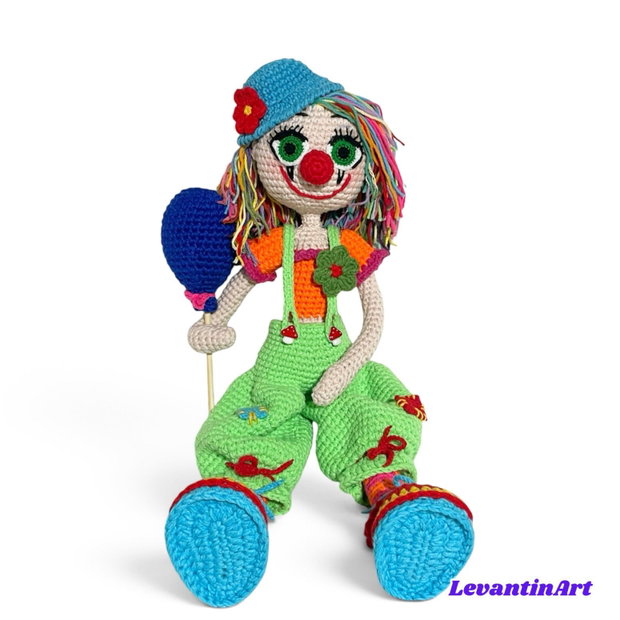 Păpușă Clown Croșetată Manual 50 cm, Păpușă Păiață Handmade, Piesă Decorativă, Cadou Original, LA COMANDĂ
