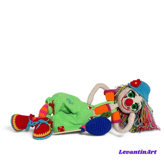 Păpușă Clown Croșetată Manual 50 cm, Păpușă Păiață Handmade, Piesă Decorativă, Cadou Original, LA COMANDĂ