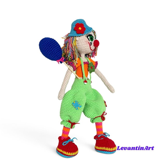 Păpușă Clown Croșetată Manual 50 cm, Păpușă Păiață Handmade, Piesă Decorativă, Cadou Original, LA COMANDĂ