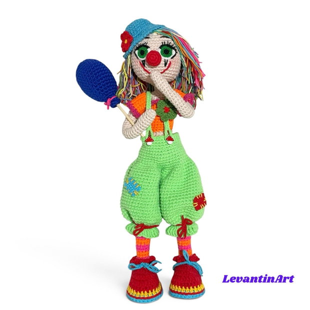 Păpușă Clown Croșetată Manual 50 cm, Păpușă Păiață Handmade, Piesă Decorativă, Cadou Original, LA COMANDĂ
