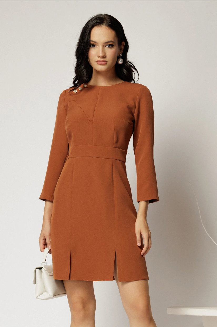 Rochie maro camel scurta cu nasturi decorativi perlati