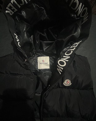 Vesta Moncler