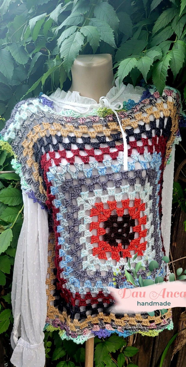 Bluza crosetata granny square