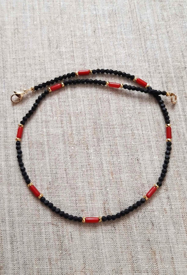 Colier choker cu coral și hematit